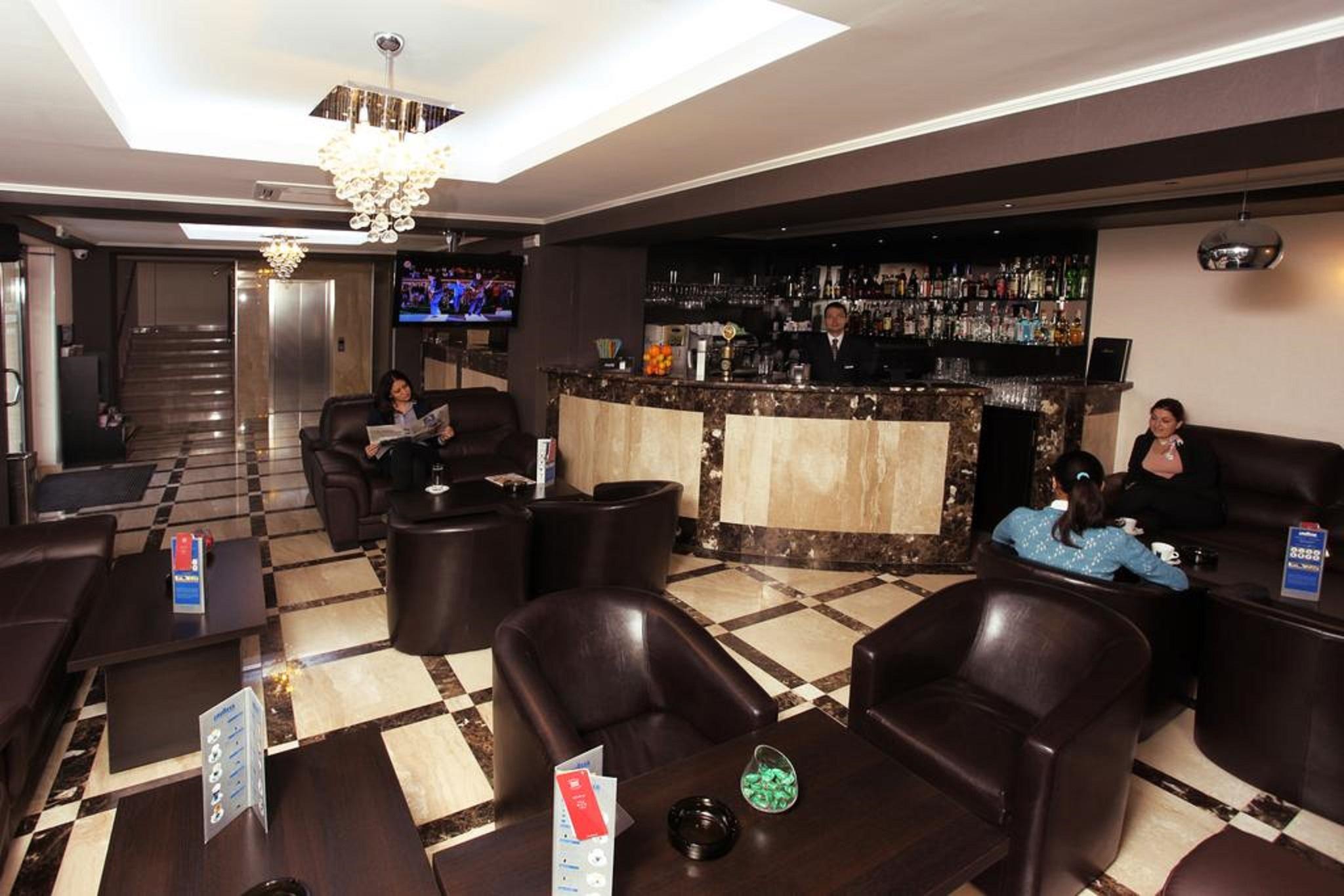 西广场酒店 布加勒斯特 外观 照片