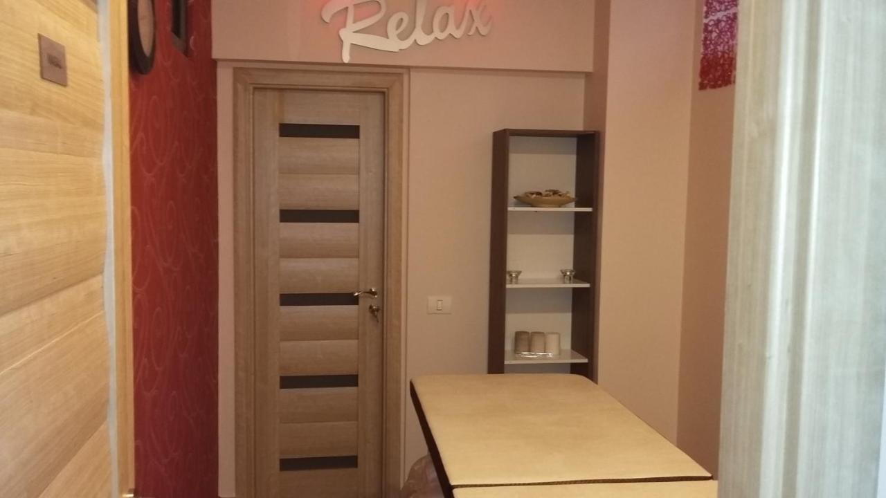 西广场酒店 布加勒斯特 外观 照片